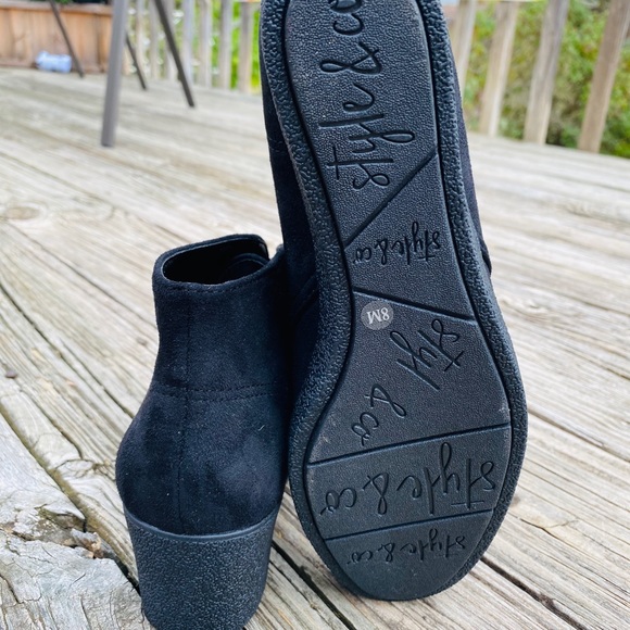 Style & Co Booties,Size 8M - Picture 6 of 11